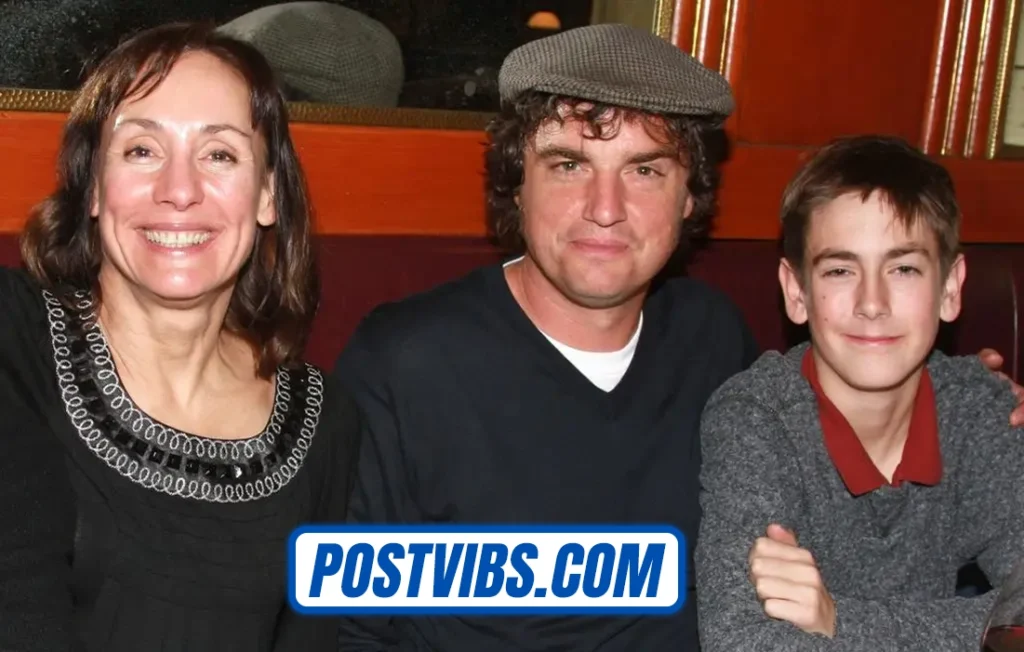  Laurie Metcalf